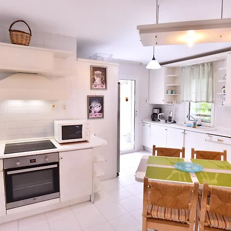 ヴィラ Fat Mermaid Seaside PalaiónTsiflíkion