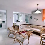 Vila Fat Mermaid Seaside PalaiónTsiflíkion